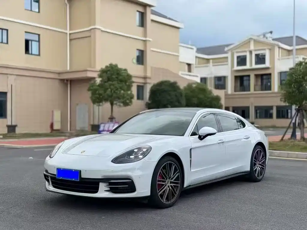 Porsche Panamera 2020 — фото 1