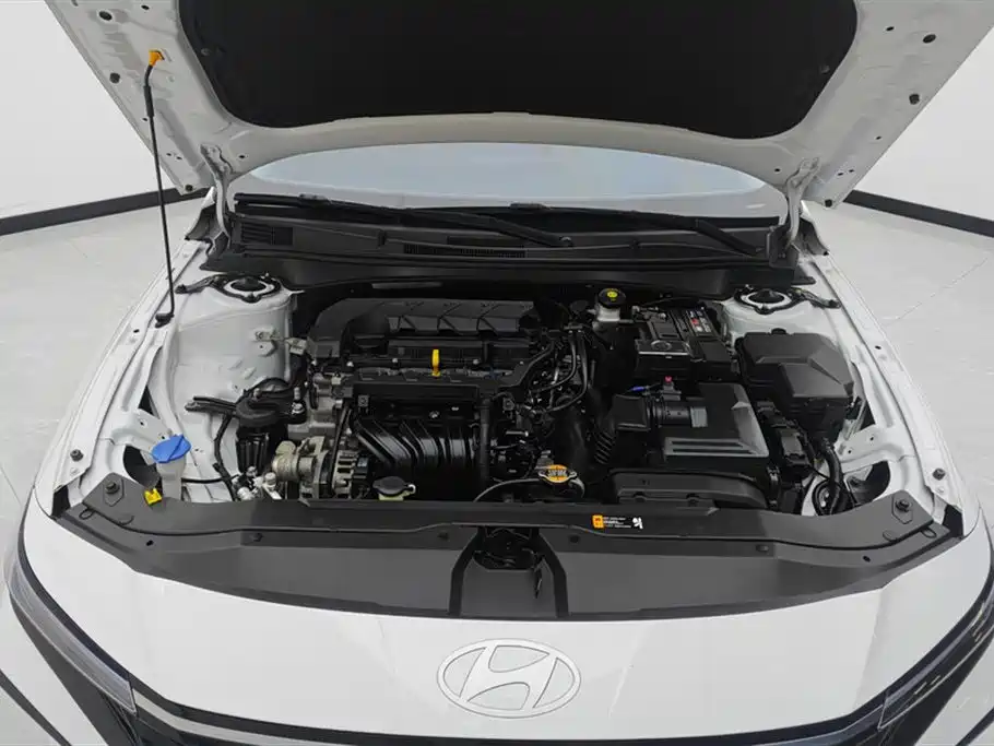 Hyundai Elantra 2023 — фото 10