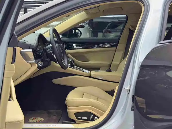 Porsche Panamera 2020