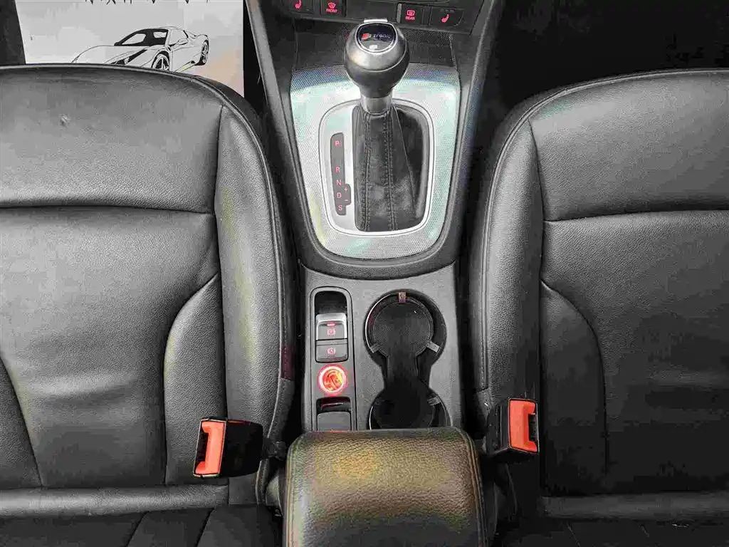 Audi Q3 2015 — фото 10