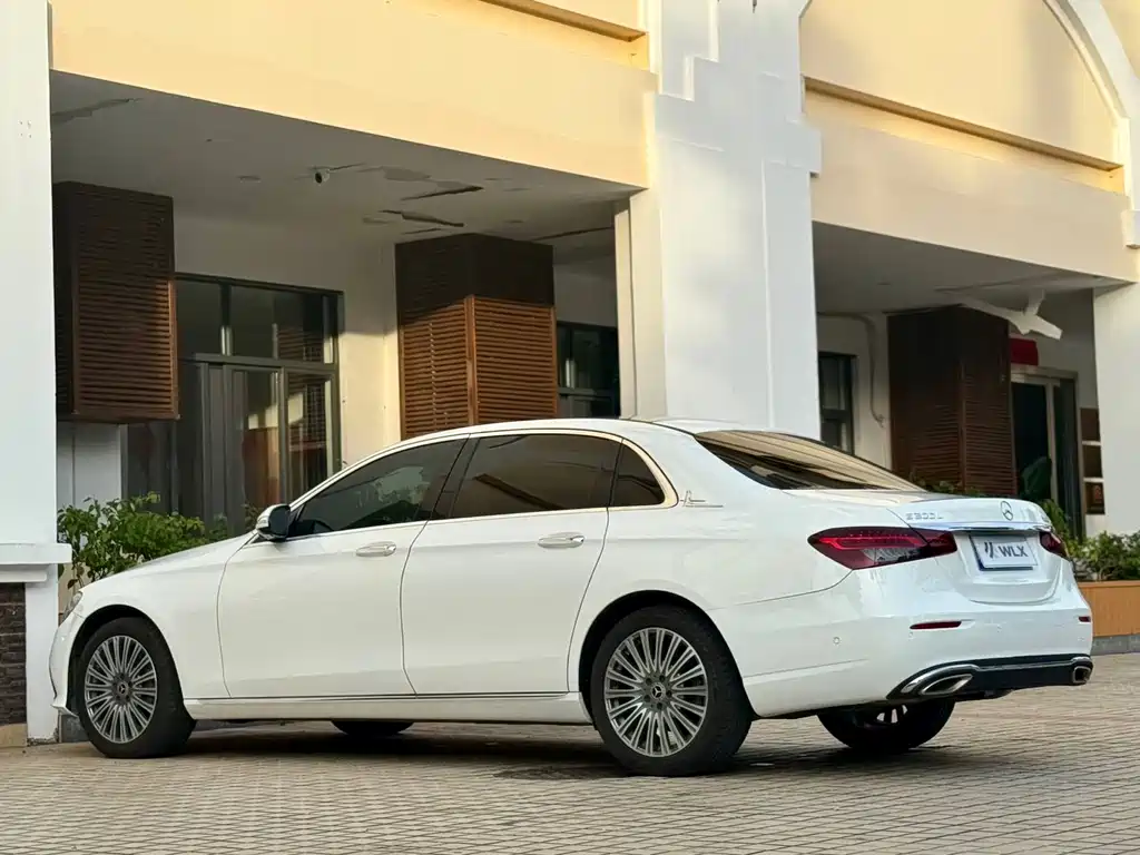 Mercedes-Benz E-Class 2018 — фото 17