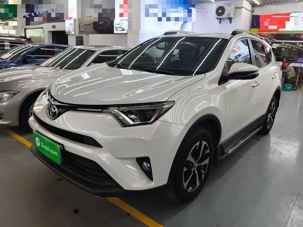 Toyota RAV4 2018 — фото 2