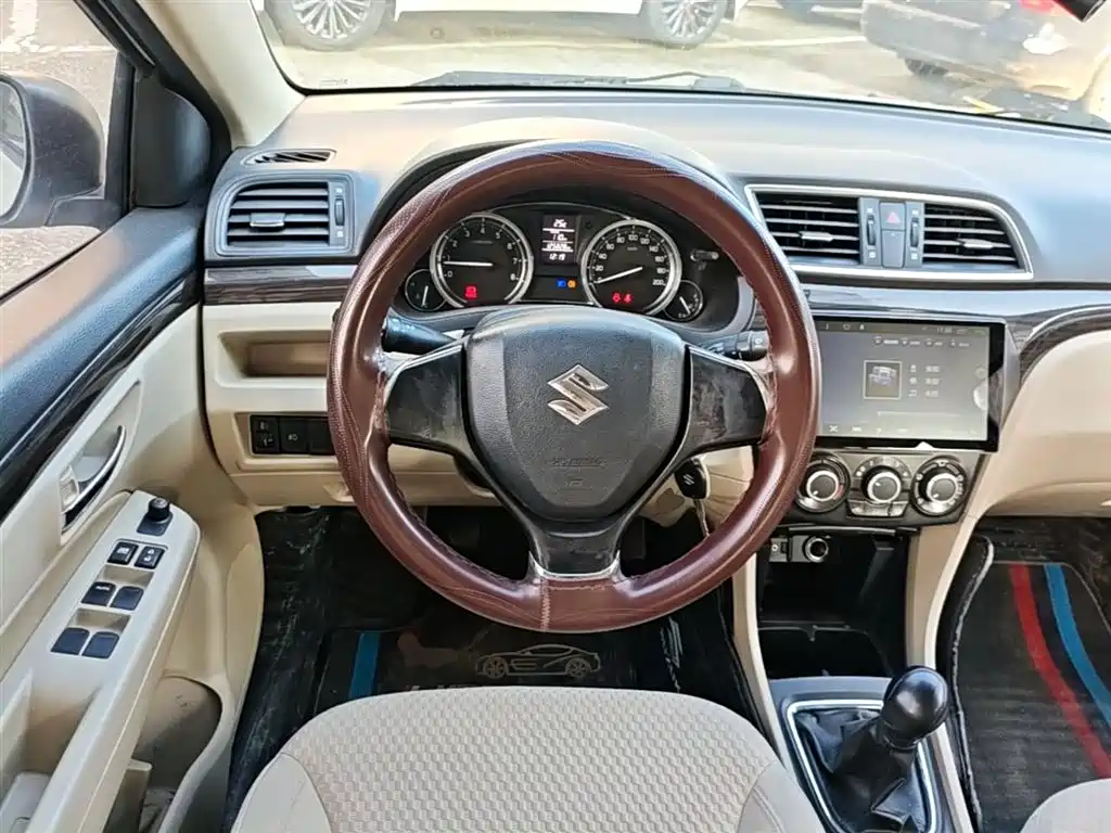 Suzuki Alivio 2016 — фото 11