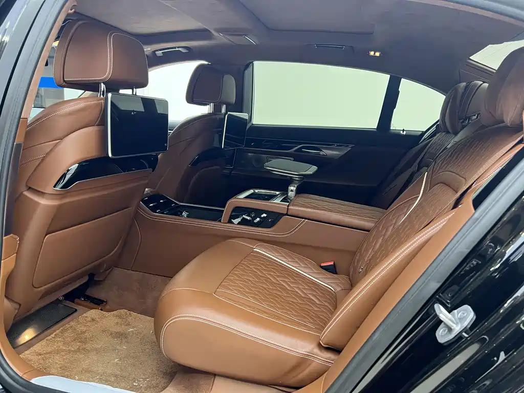 BMW 7 Series 2022 — фото 19