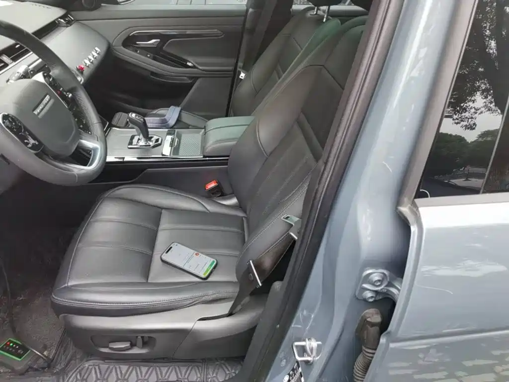 Land Rover Evoque 2021 — фото 15