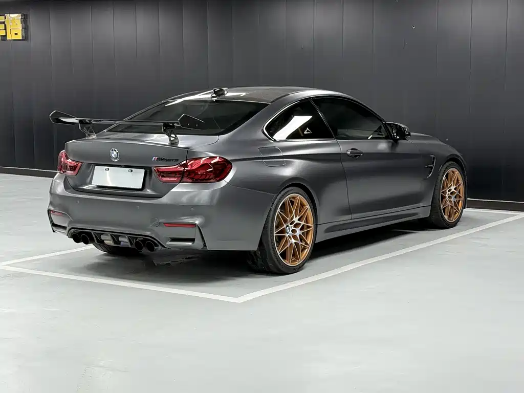 BMW M4 2017 — фото 11