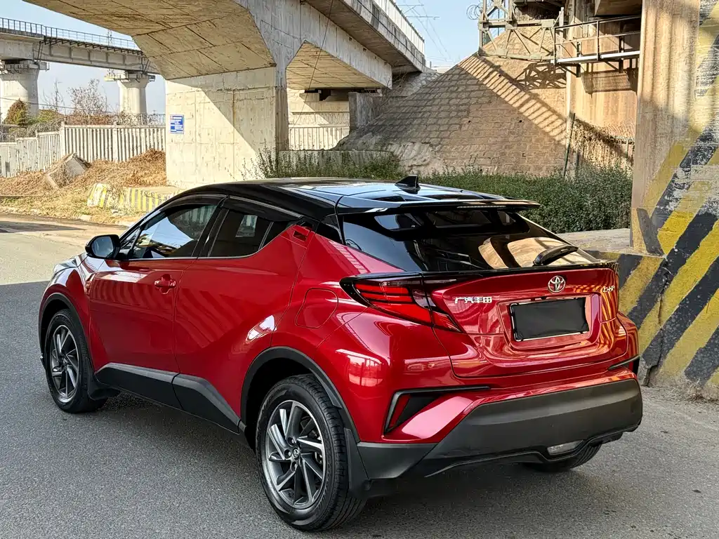 Toyota C-HR 2022 — фото 4