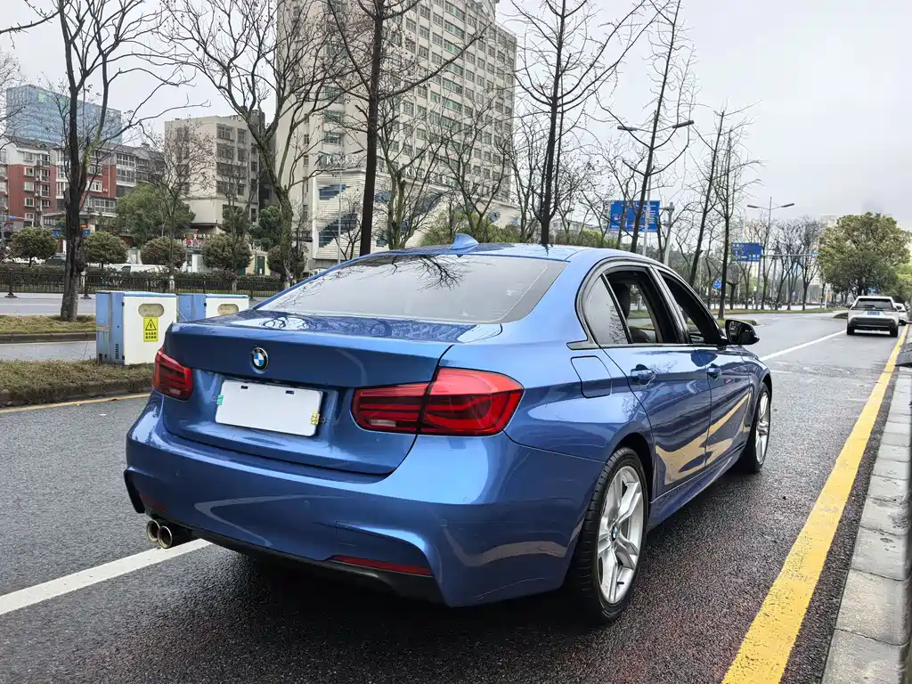 BMW 3 Series 2019 — фото 18