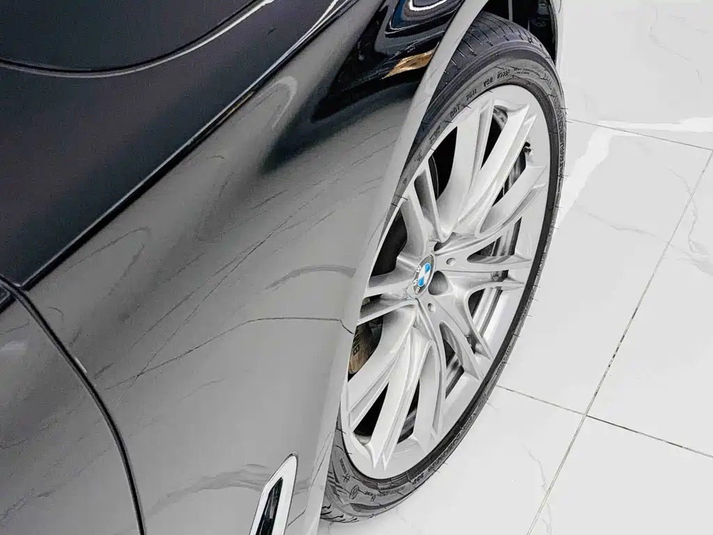 BMW 7 Series 2018 — фото 24