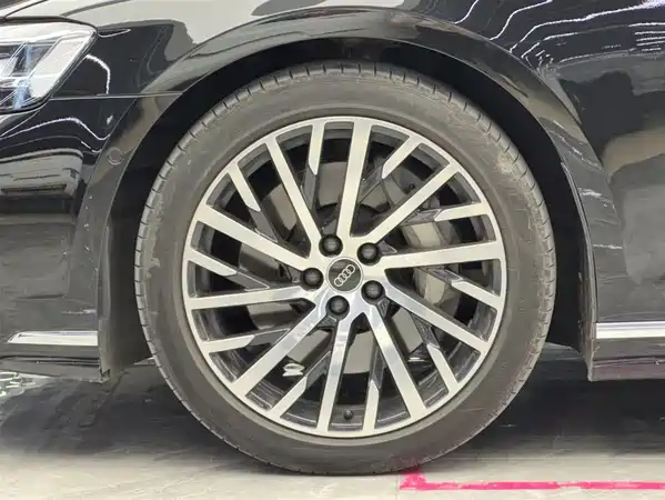 Audi A8 2024