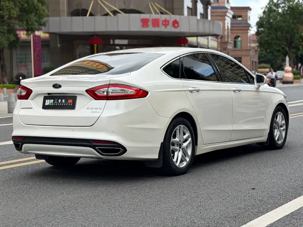 Ford Mondeo 2015 — фото 9