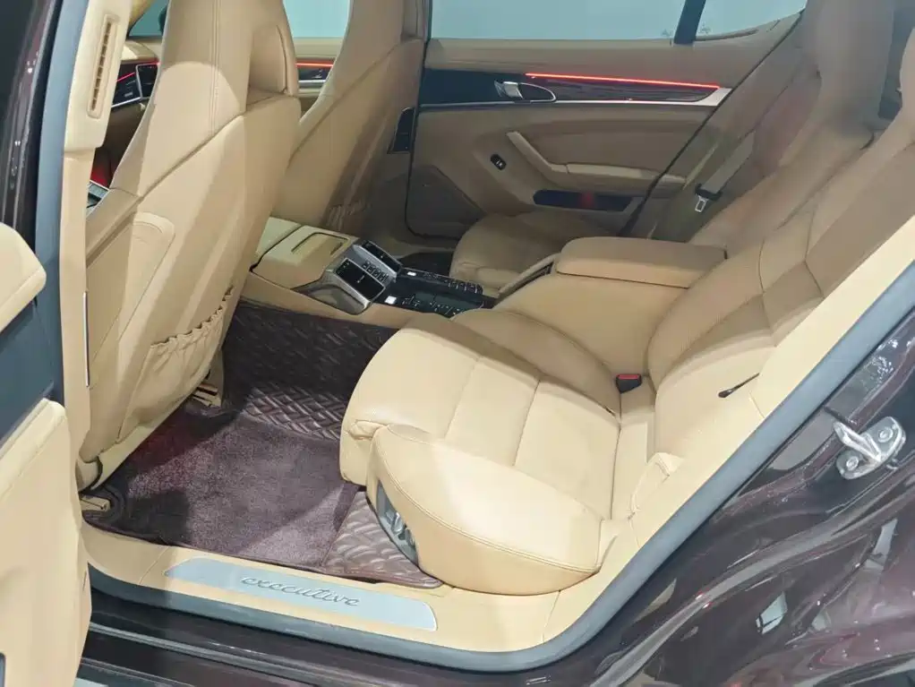 Porsche Panamera 2015 — фото 12