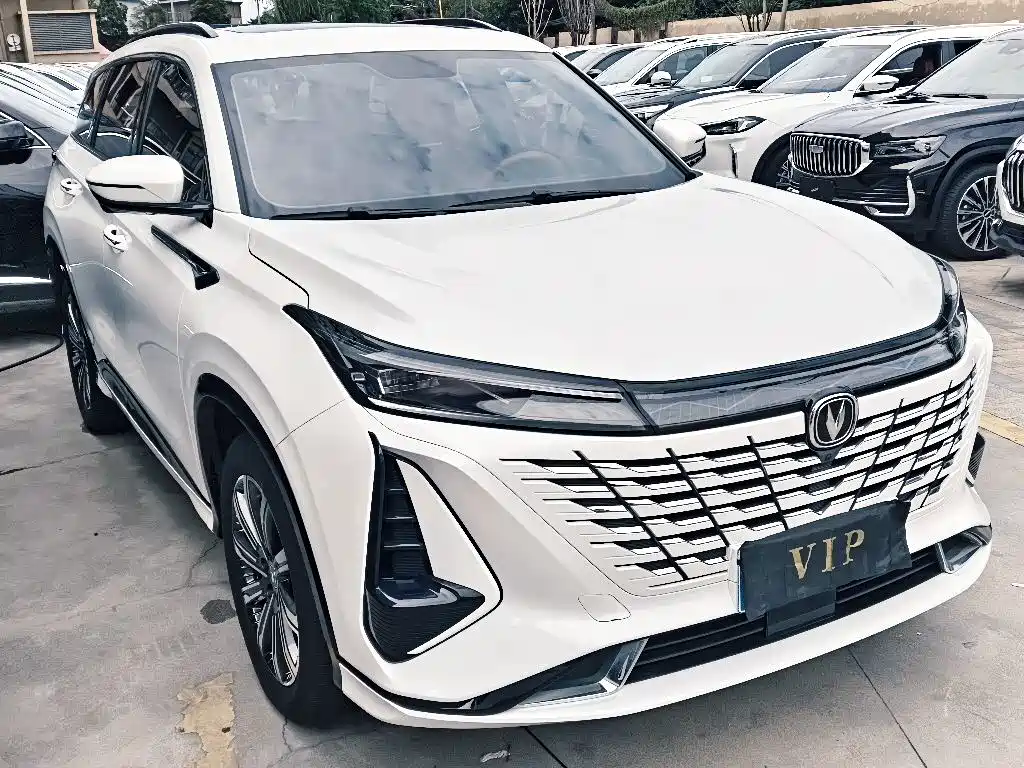 Changan CS75PLUS 2023 — фото 3