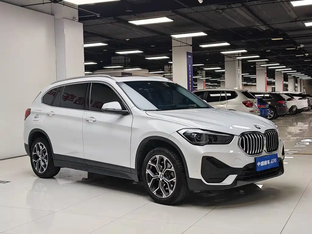 BMW X1 2021 — фото 3