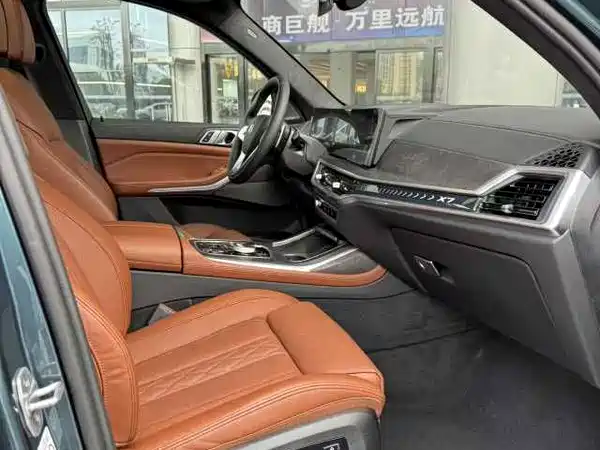BMW X7 2025