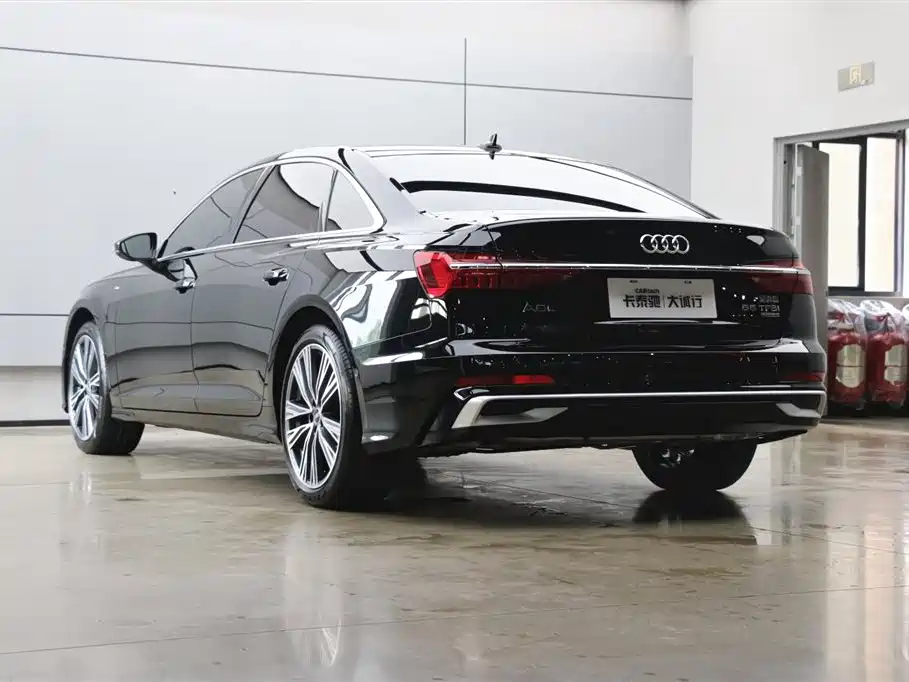 Audi A6L 2025 — фото 32