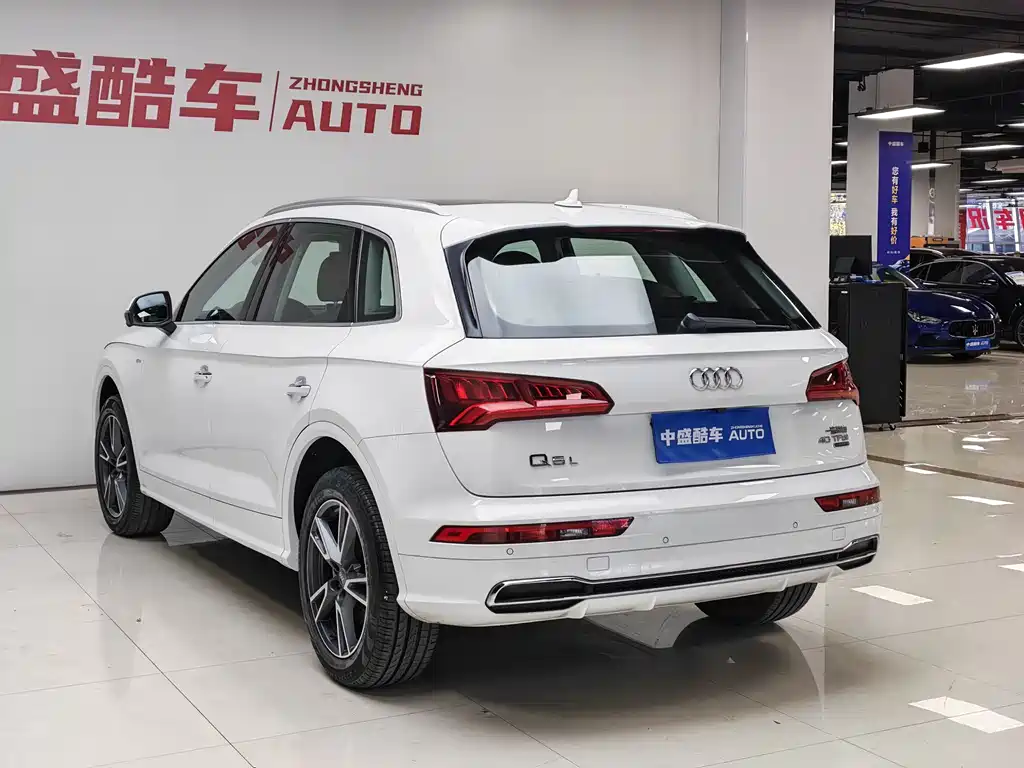 Audi Q5L 2018 — фото 7