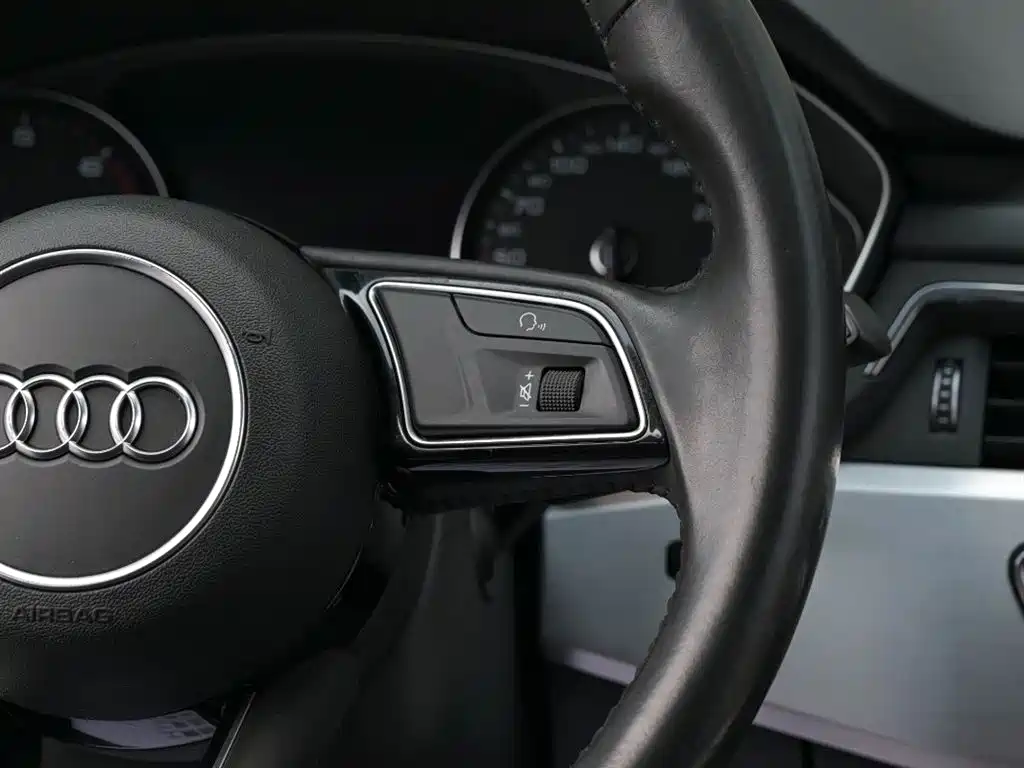 Audi A4L 2017 — фото 13