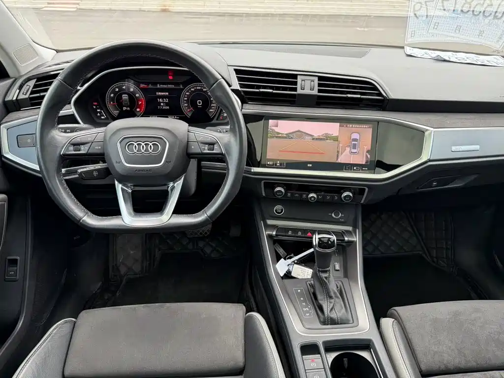 Audi Q3 2023 — фото 14