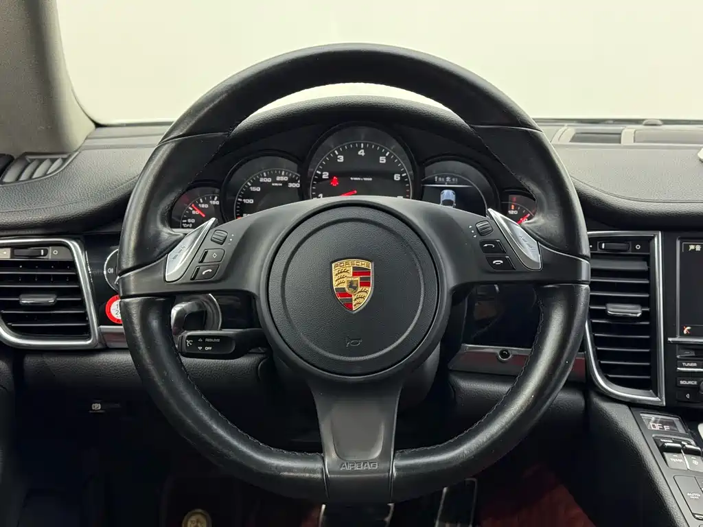 Porsche Panamera 2015 — фото 18