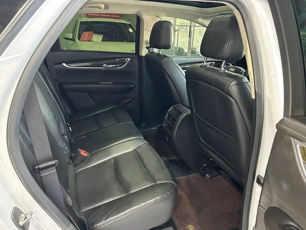 Cadillac XT5 2018 — фото 14