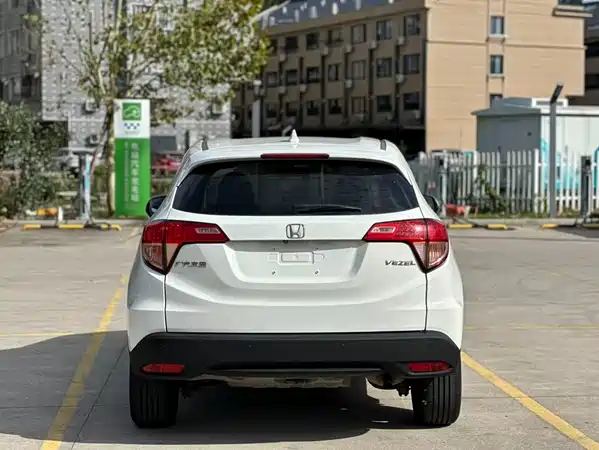 Honda Vezel 2016