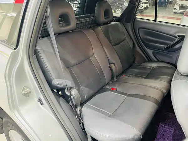 Toyota RAV4 2004