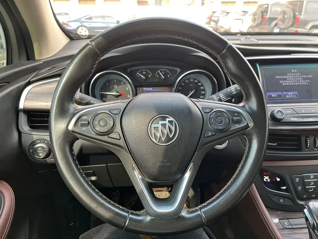 Buick Envision Plus 2017 — фото 11