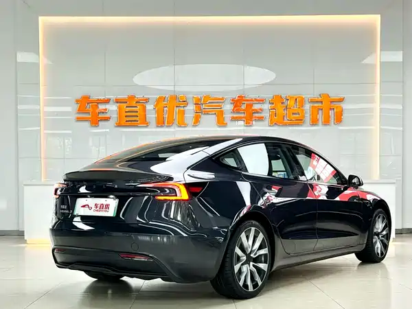 Tesla Model 3 2025