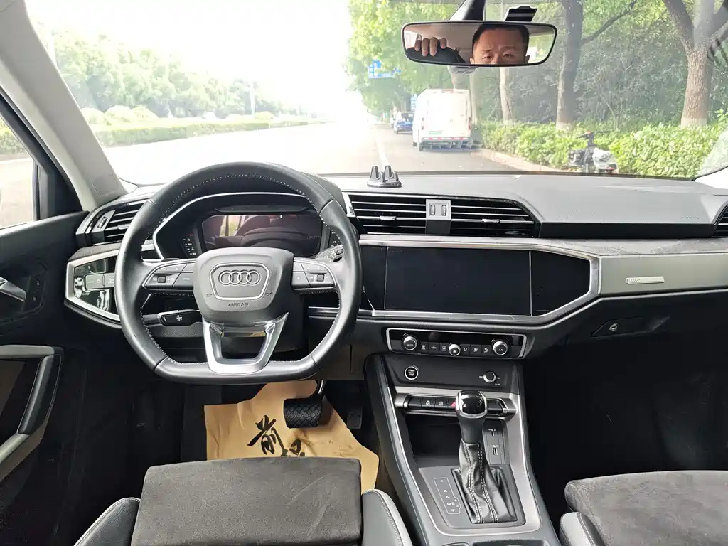 Audi Q3 2021 — фото 13