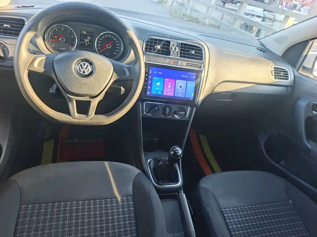 Volkswagen Polo 2015