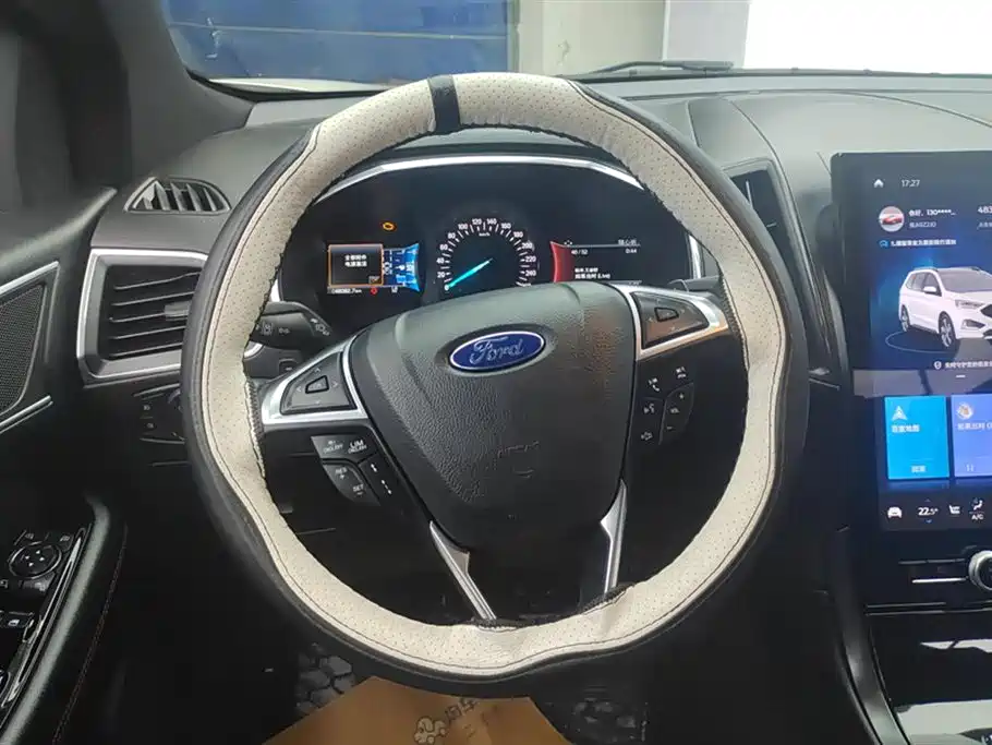 Ford Edge 2020 — фото 15