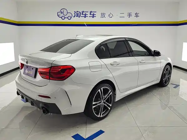 BMW 1 Series 2021