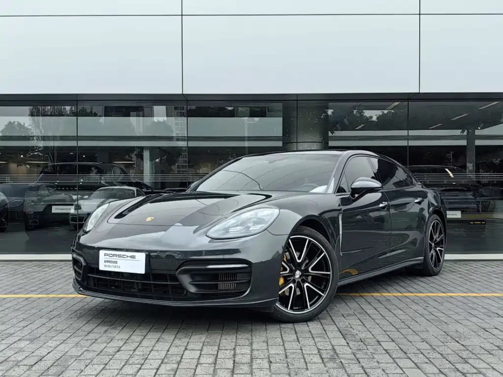 Porsche Panamera 2022