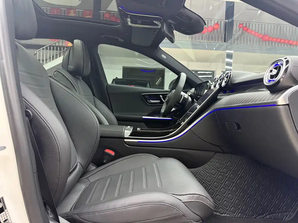 Mercedes-Benz C-Class 2023 — фото 19
