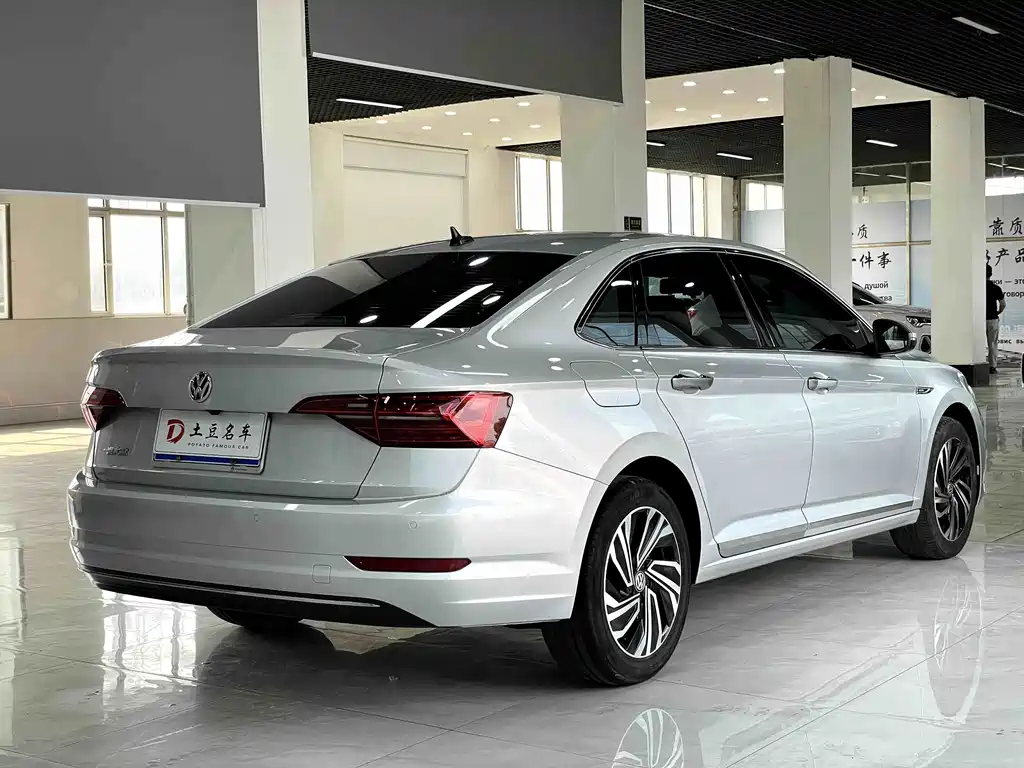 Volkswagen Sagitar 2022