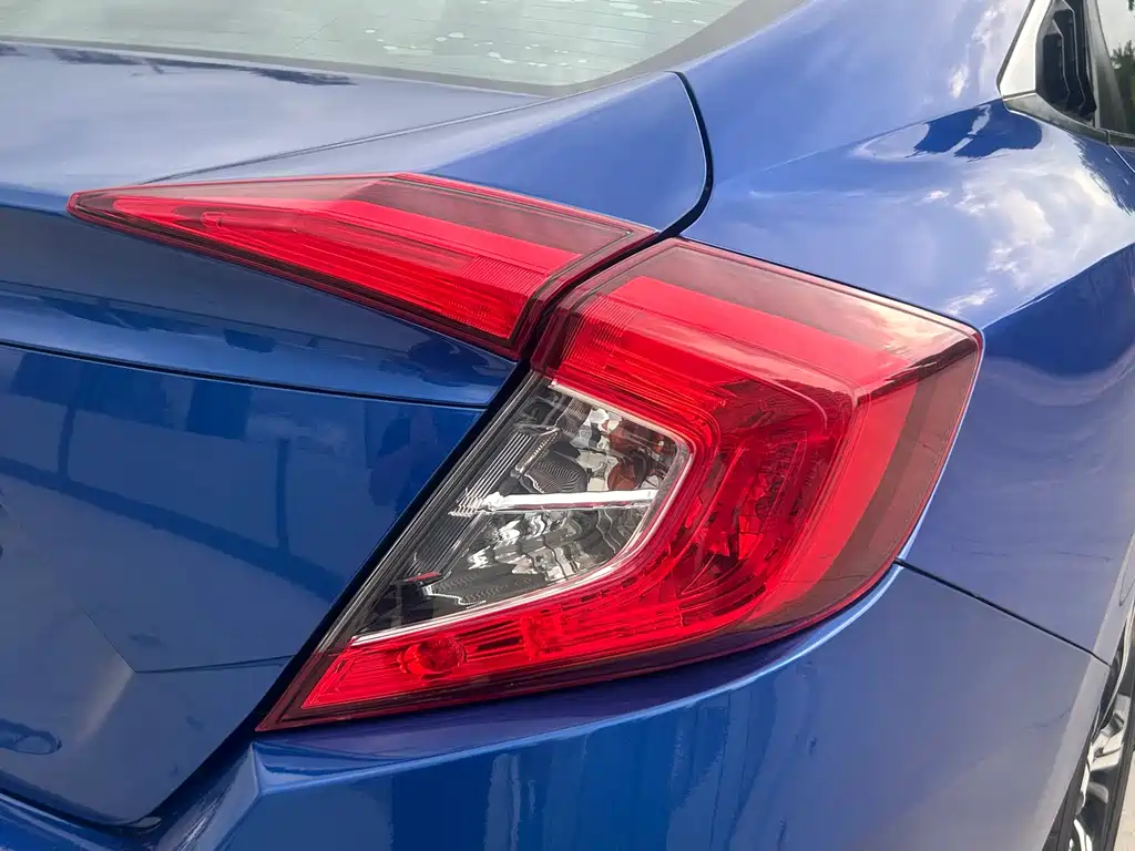 Honda Civic 2019 — фото 14