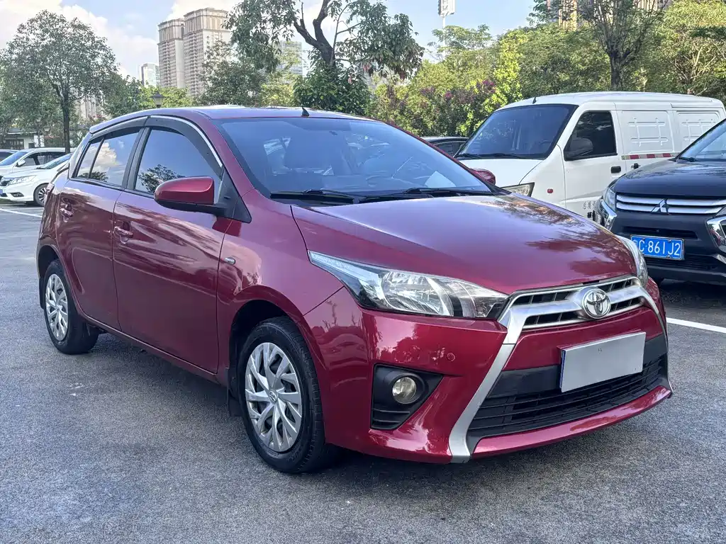 Toyota Yaris L 2014
