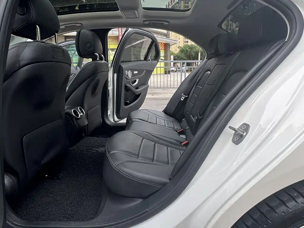 Mercedes-Benz C-Class 2018 — фото 16