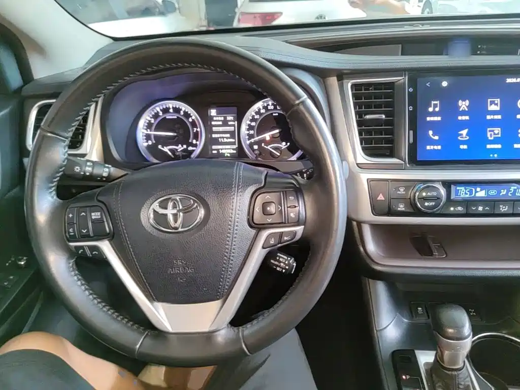 Toyota Highlander 2021 — фото 10