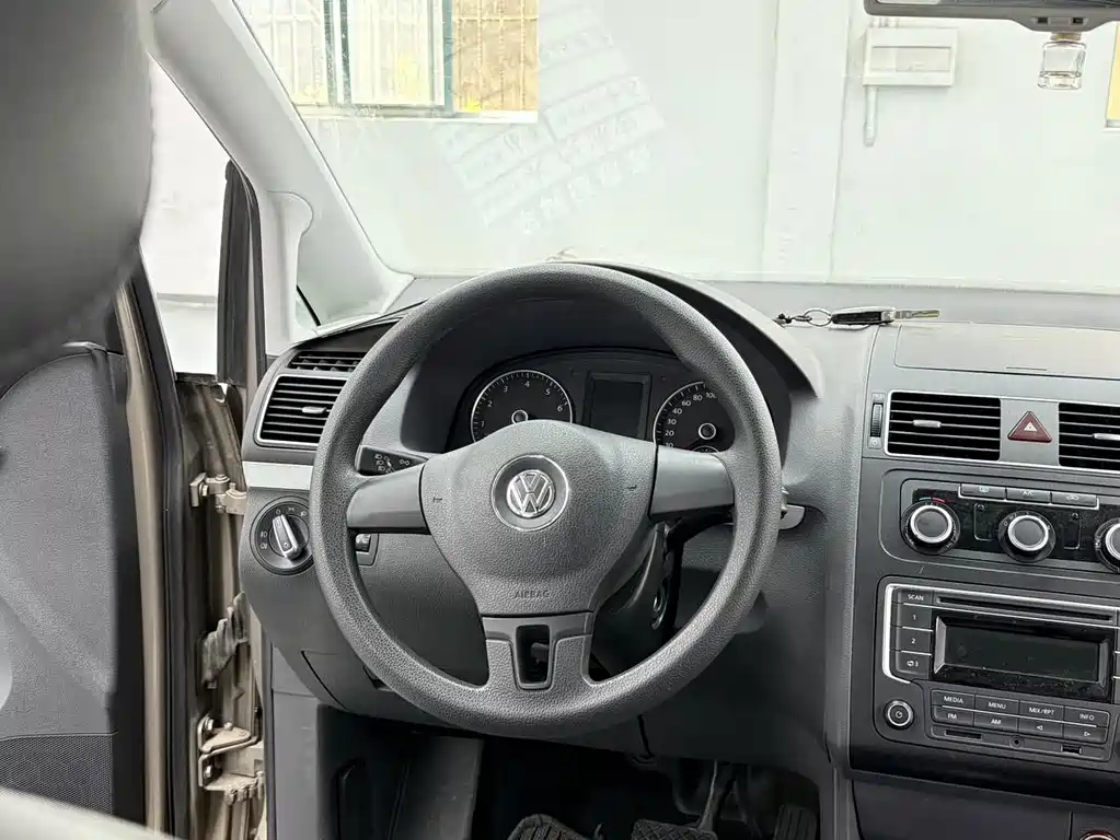 Volkswagen Touran 2016 — фото 8