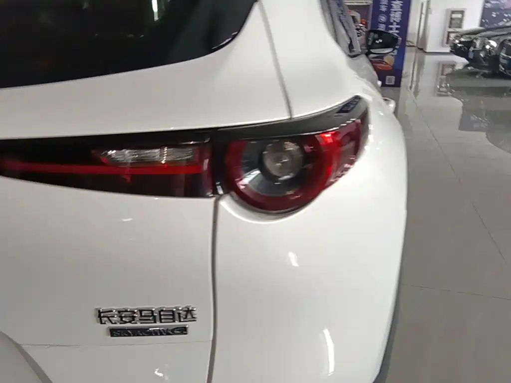 Mazda CX-30 2021 — фото 8