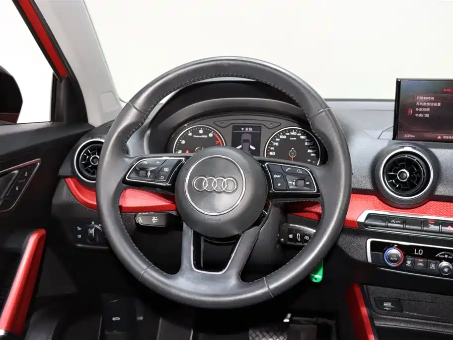 Audi Q2L 2020 — фото 13