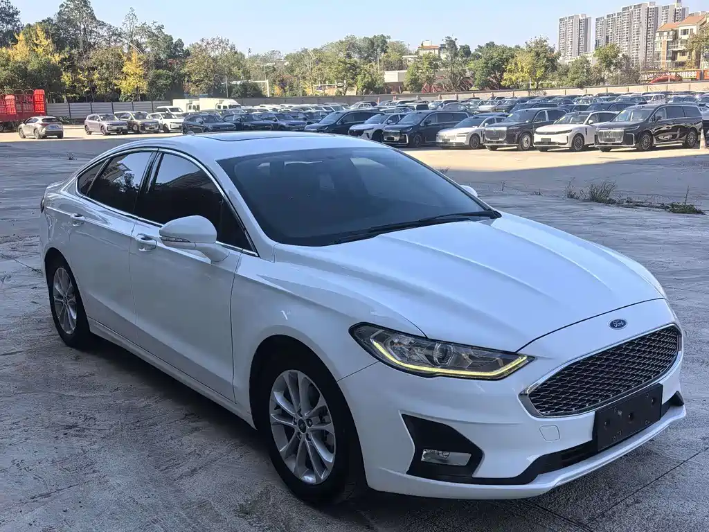 Ford Mondeo 2020 — фото 3