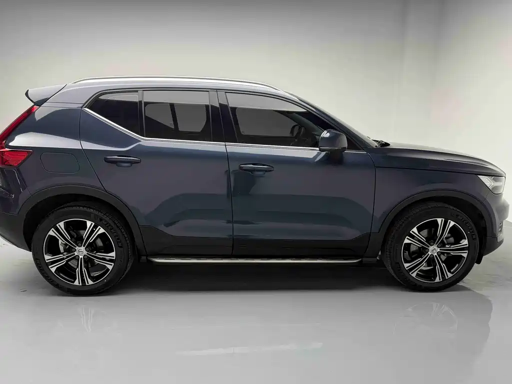 Volvo XC40 2021 — фото 18