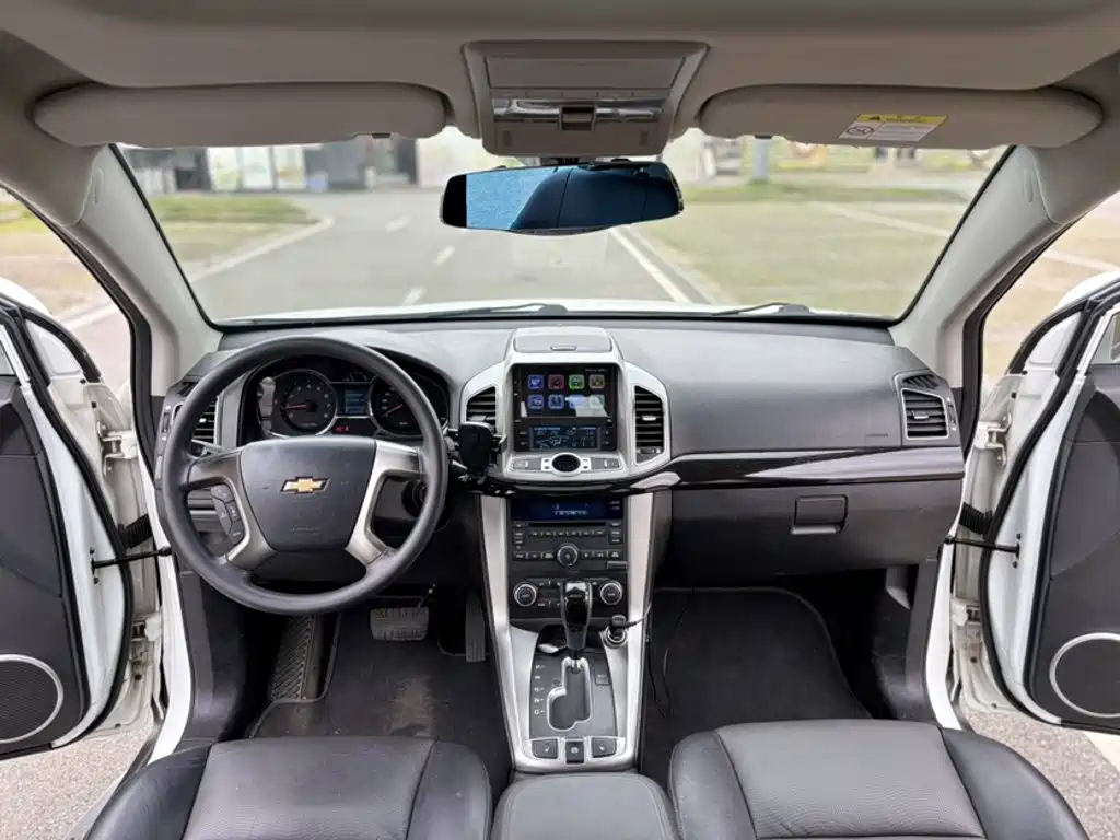 Chevrolet Captiva 2017 — фото 10