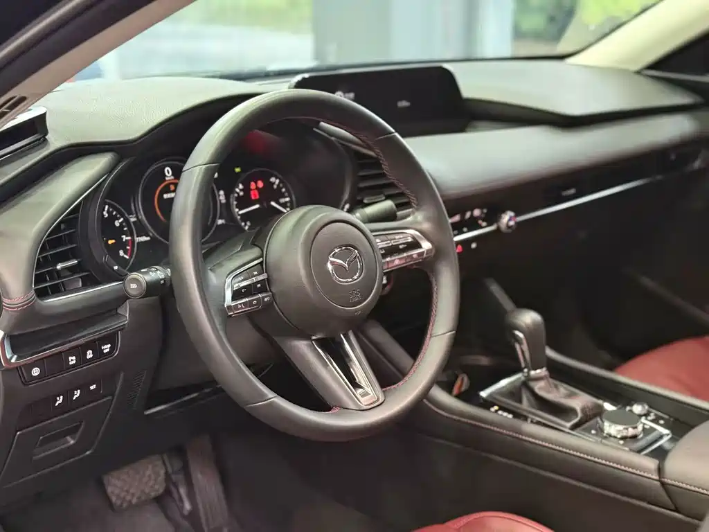 Mazda 3 Axela 2024