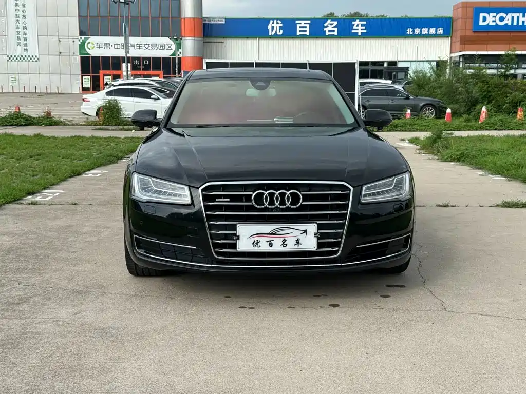 Audi A8 2017 — фото 12