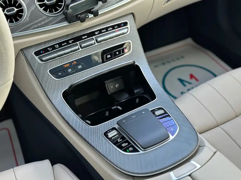 Mercedes-Benz E-Class 2021 — фото 11