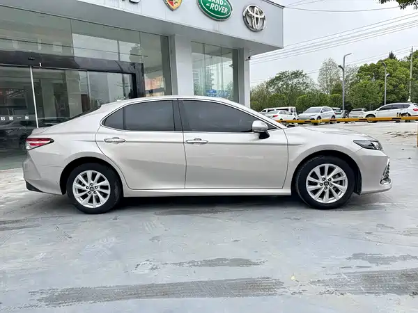 Toyota Camry 2021